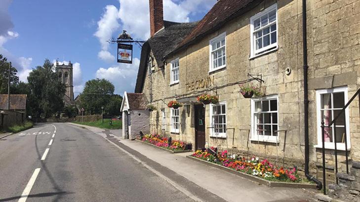 The Crown At Marnhull Hotel Sturminster Newton Buitenkant foto