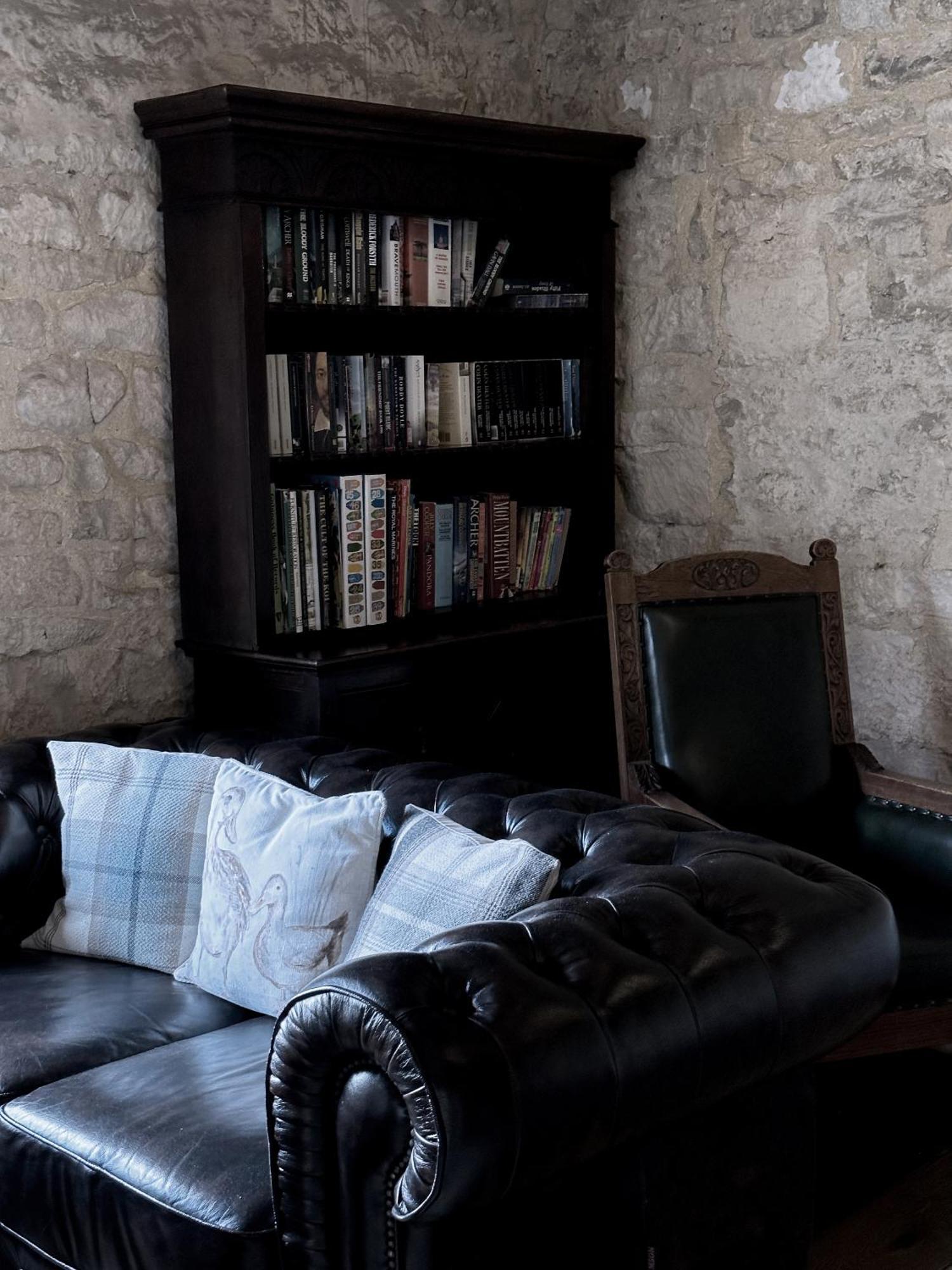 The Crown At Marnhull Hotel Sturminster Newton Buitenkant foto
